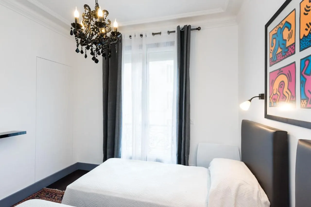 Franklin Roosevelt Hotel Paris Apartment