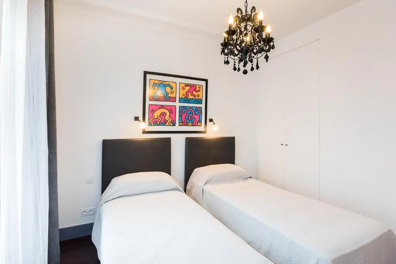 Apartment Franklin Roosevelt Hotel Paris